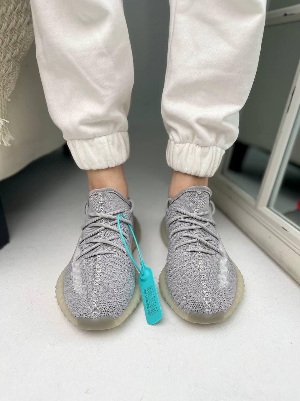 Adidas Yeezy Boost 350 V2 Tail Light 2