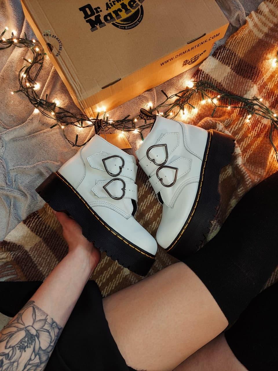Dr. Martens JADON Devon Heart