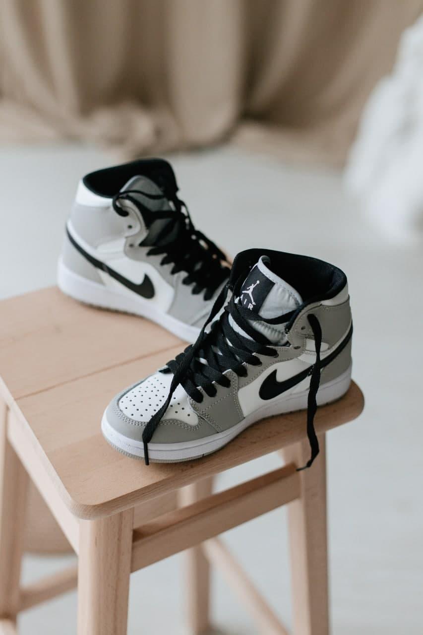 Nike Air Jordan 1 Mid Light Smoke Grey