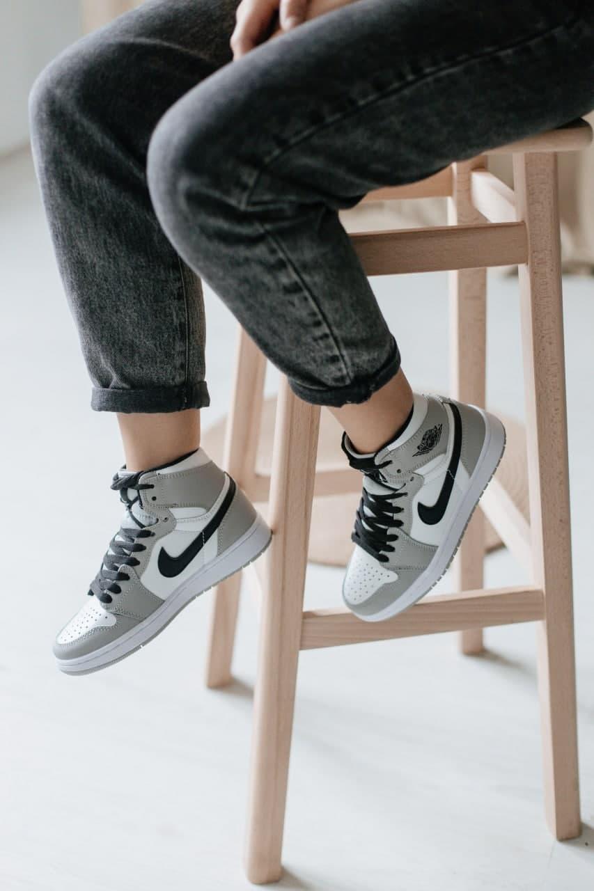 Nike Air Jordan 1 Mid Light Smoke Grey