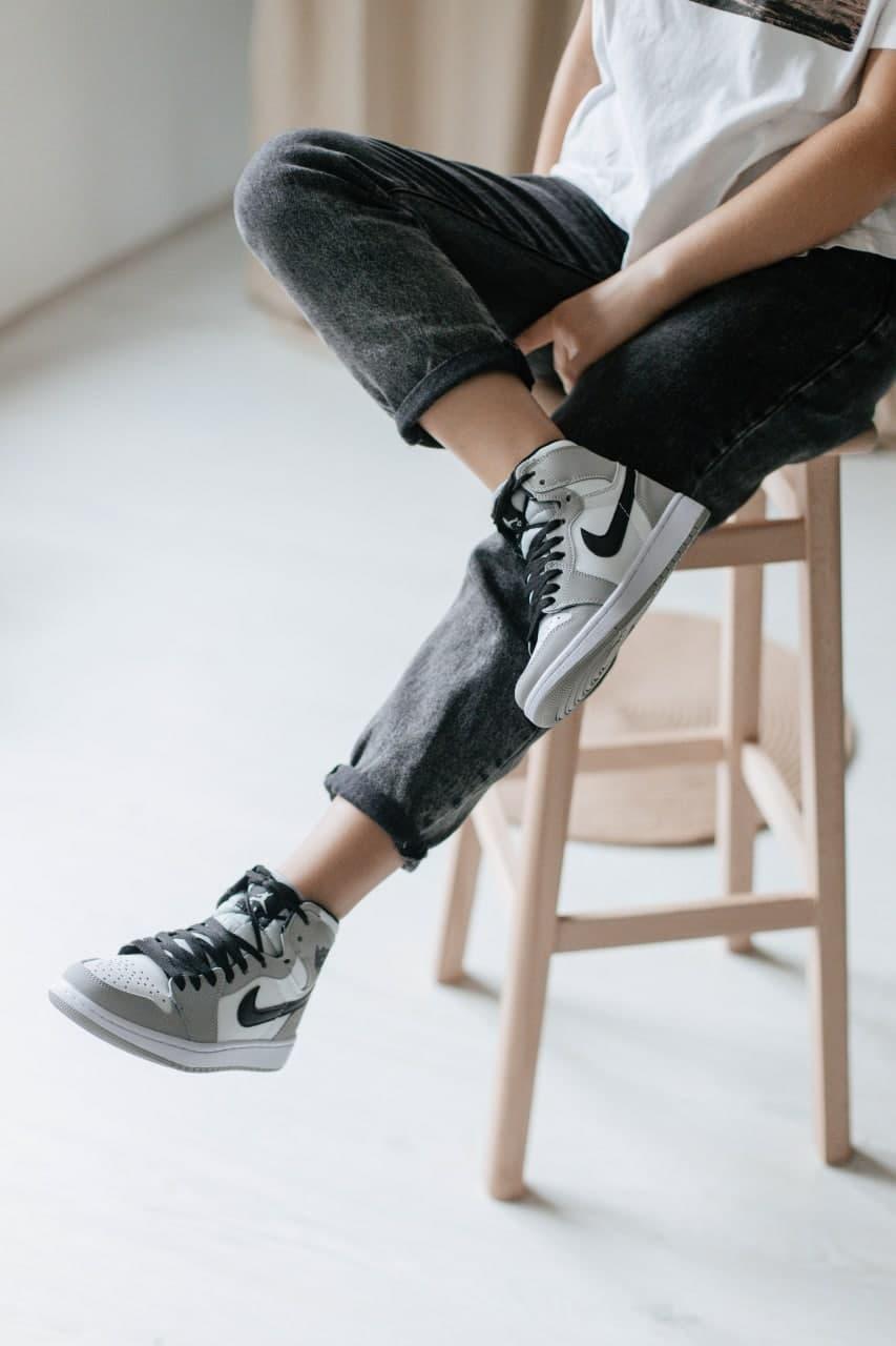 Nike Air Jordan 1 Mid Light Smoke Grey