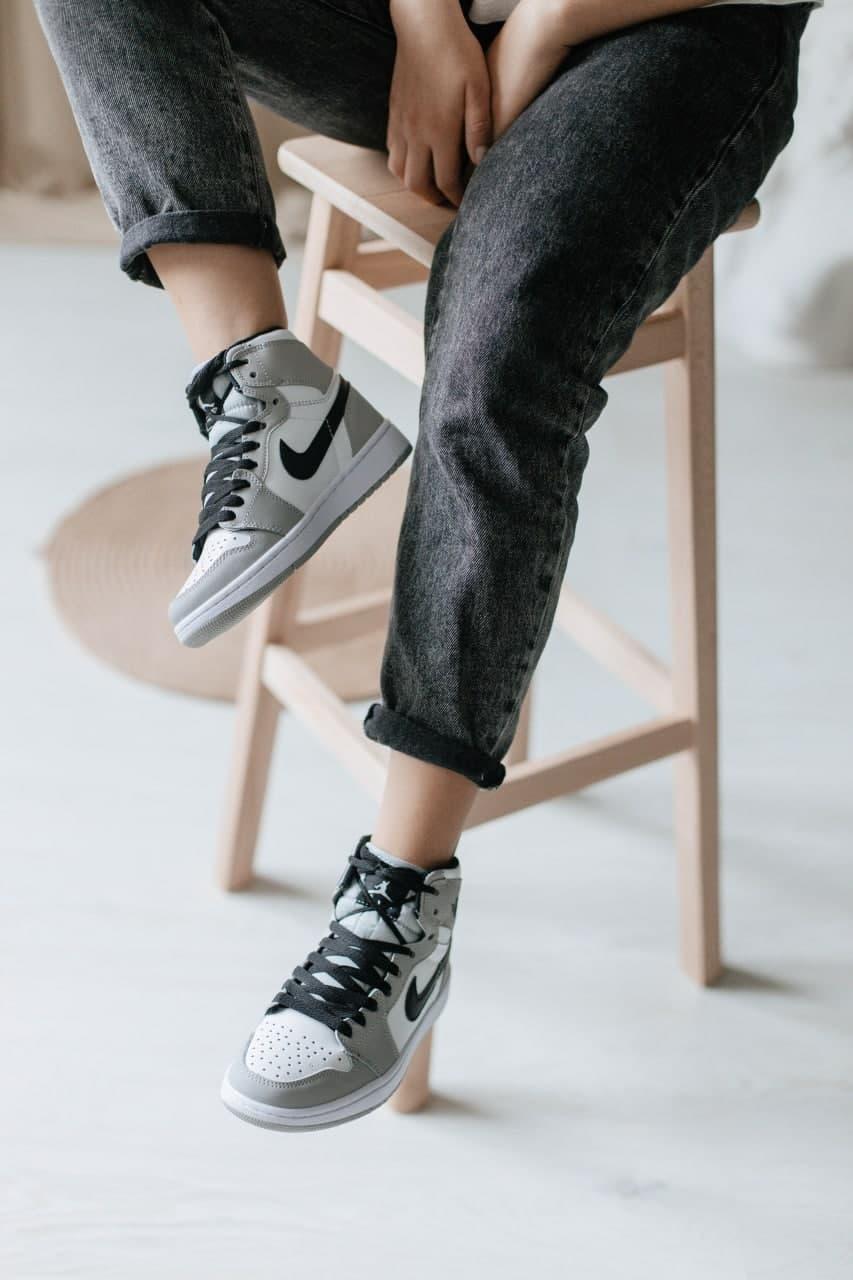 Nike Air Jordan 1 Mid Light Smoke Grey