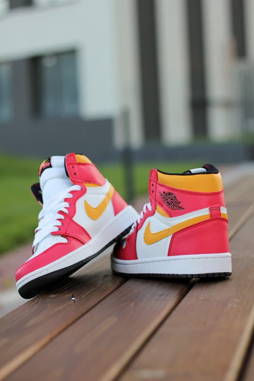 Nike Air Jordan 1 Retro High OG Light Fusion Red