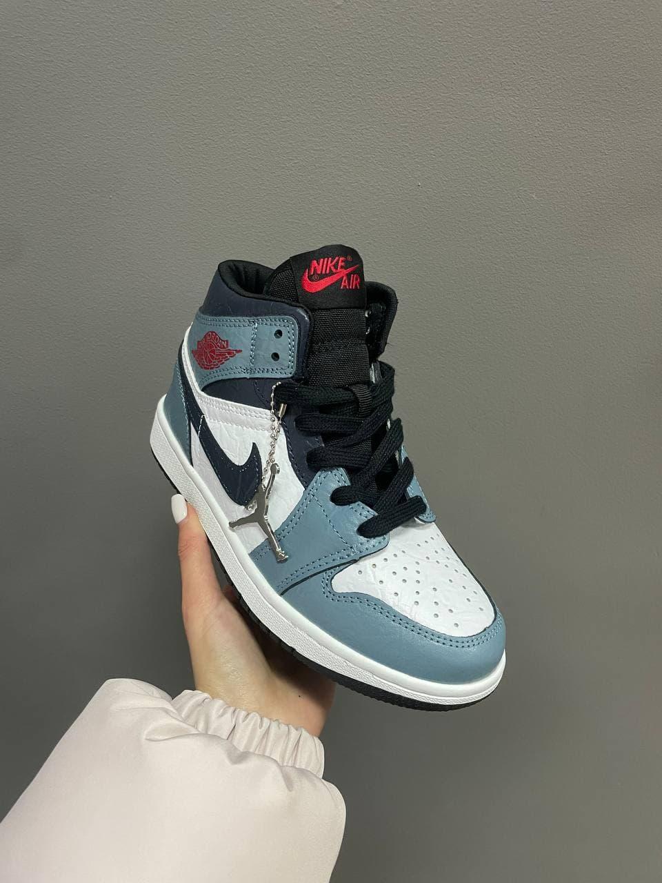 Nike Air Jordan 1 Retro Paper Blue