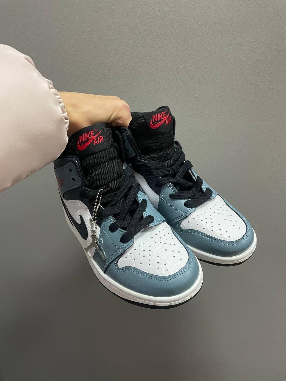 Nike Air Jordan 1 Retro Paper Blue