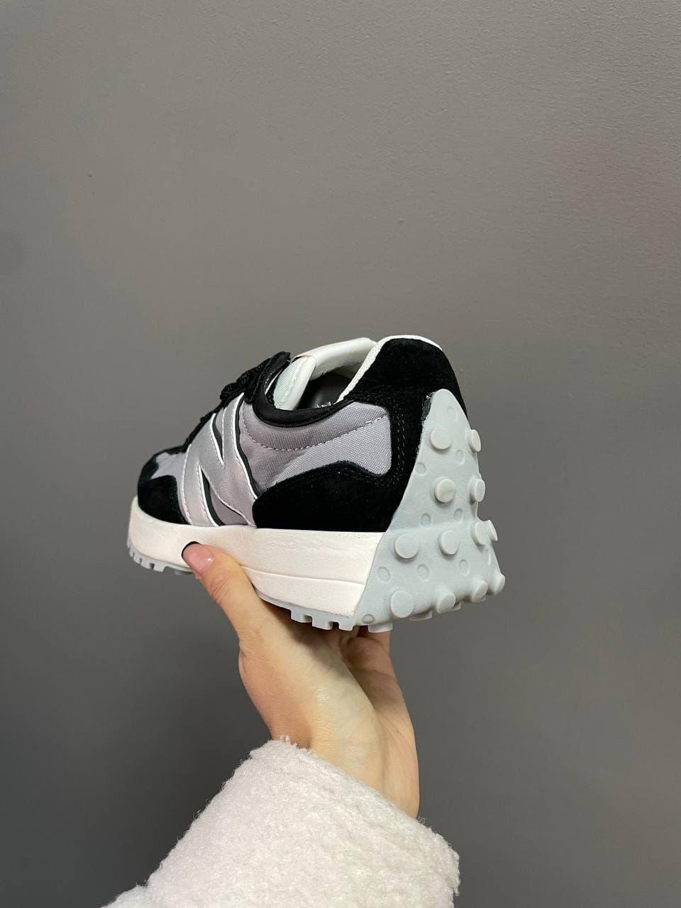 New Balance 327 Black Silver
