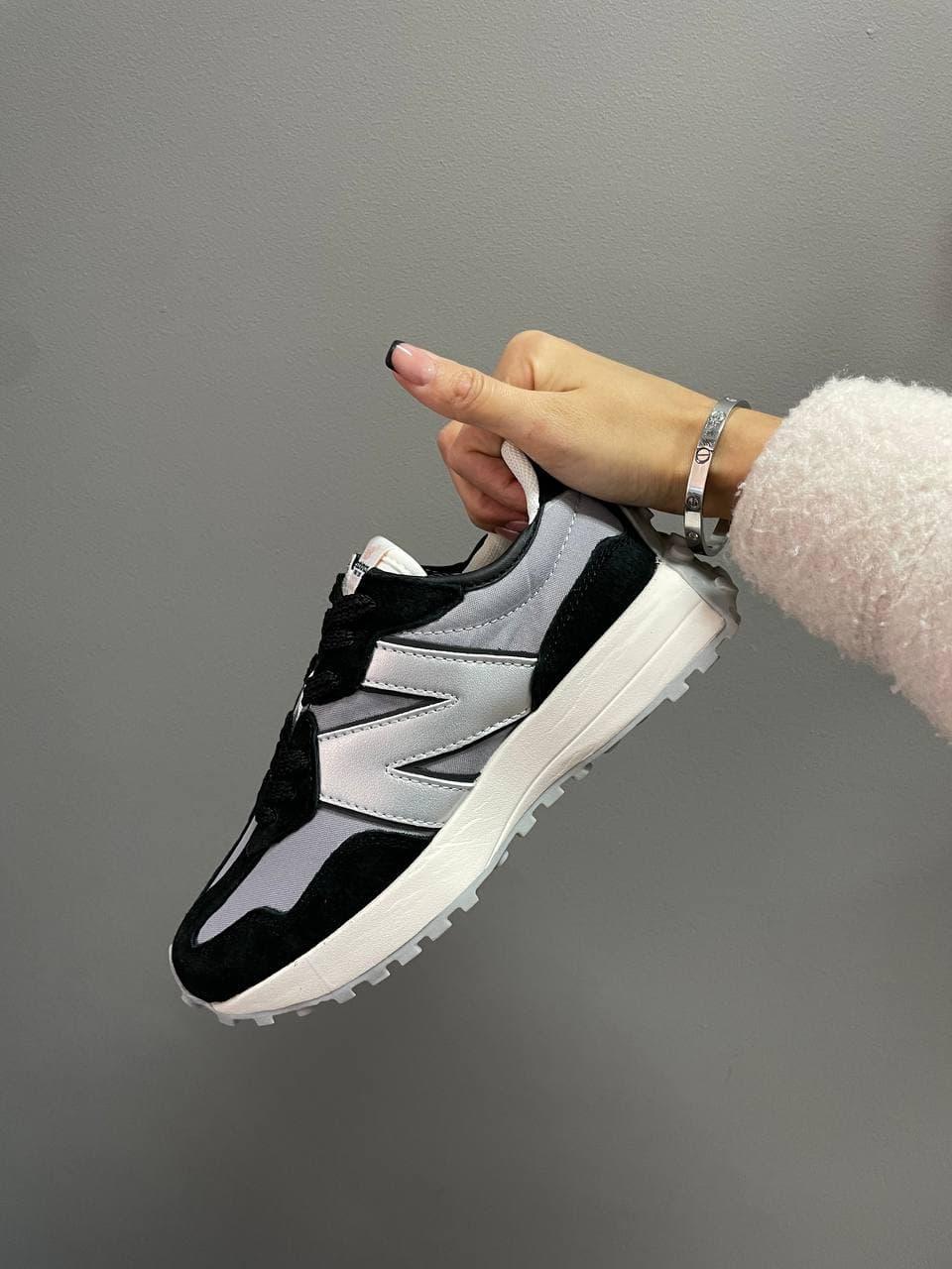 New Balance 327 Black Silver