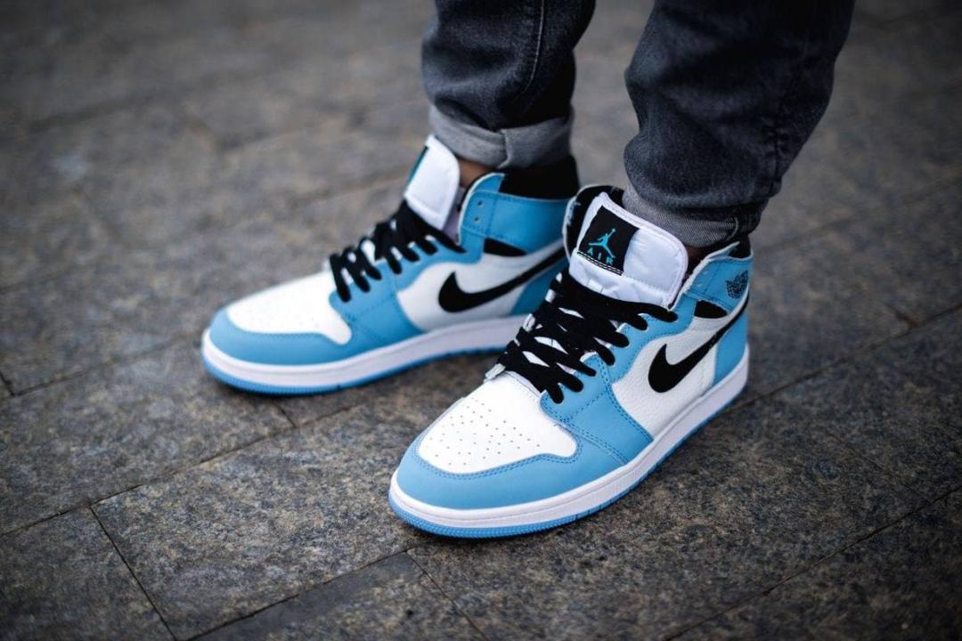 Nike Air Jordan 1 High OG University Blue