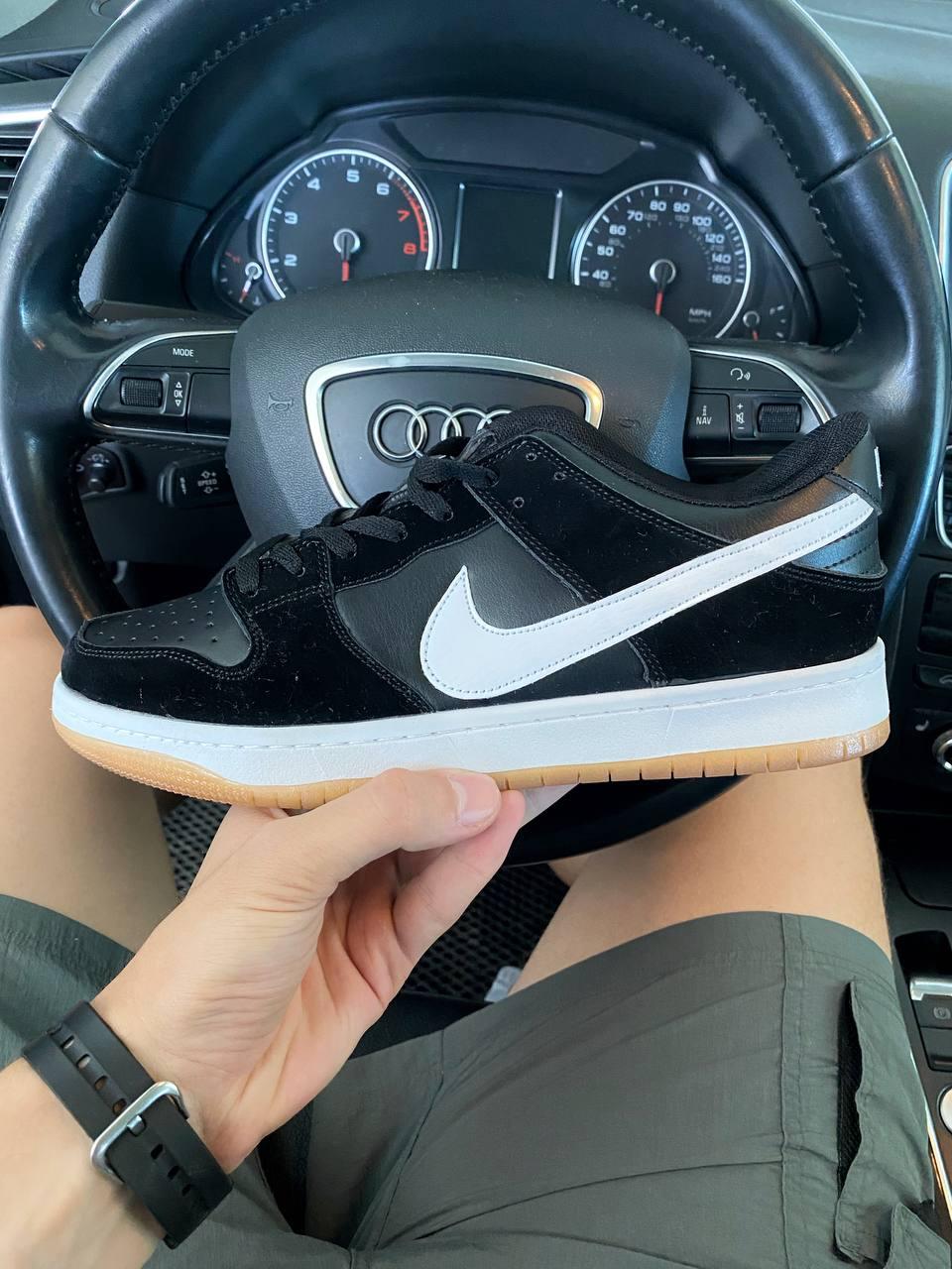 Nike SB Dunk Low Black White