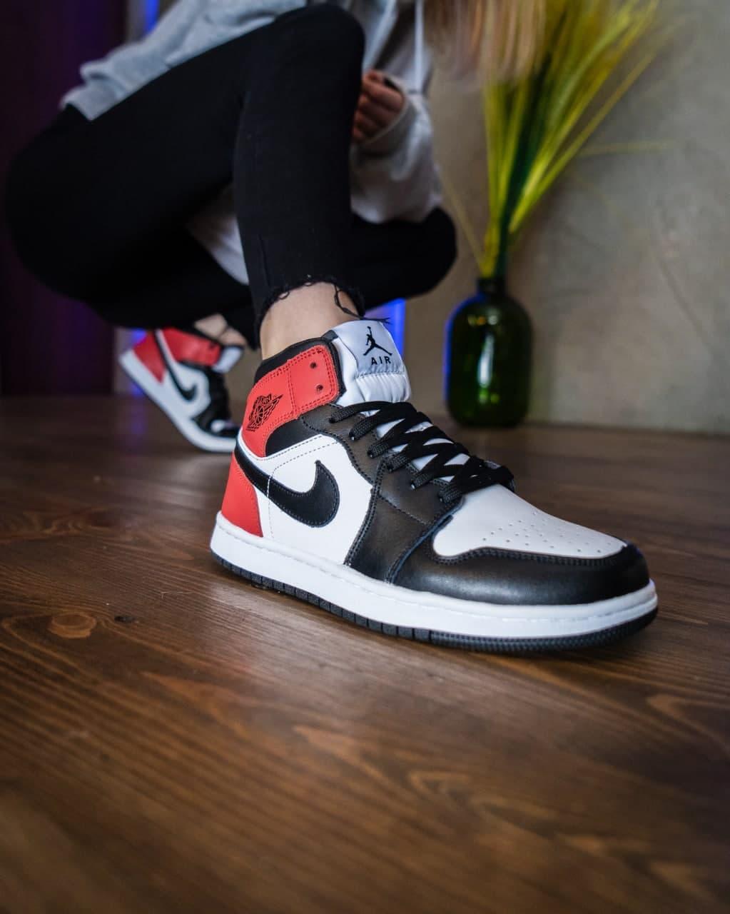 Nike Air Jordan 1 Retro High Off-White Logo Jordan