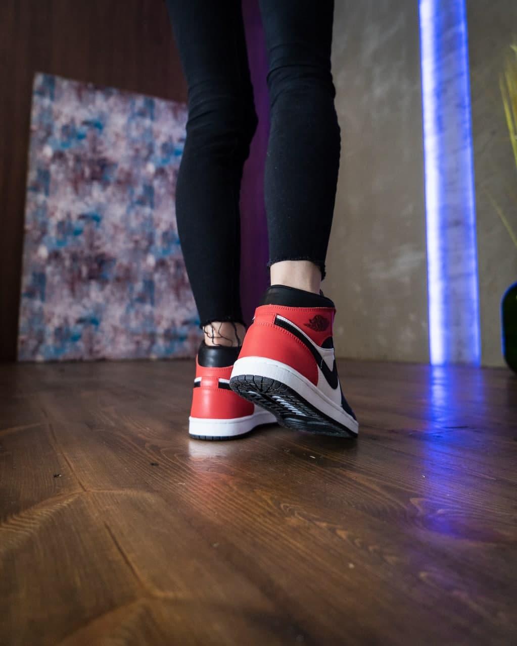 Nike Air Jordan 1 Retro High Off-White Logo Jordan