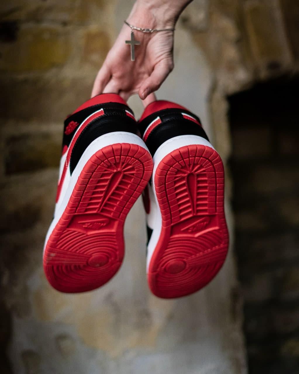 Nike Air Jordan Retro1 Black Red