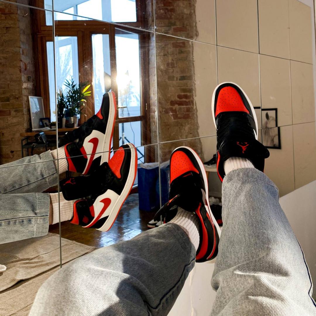 Nike Air Jordan Retro1 Black Red