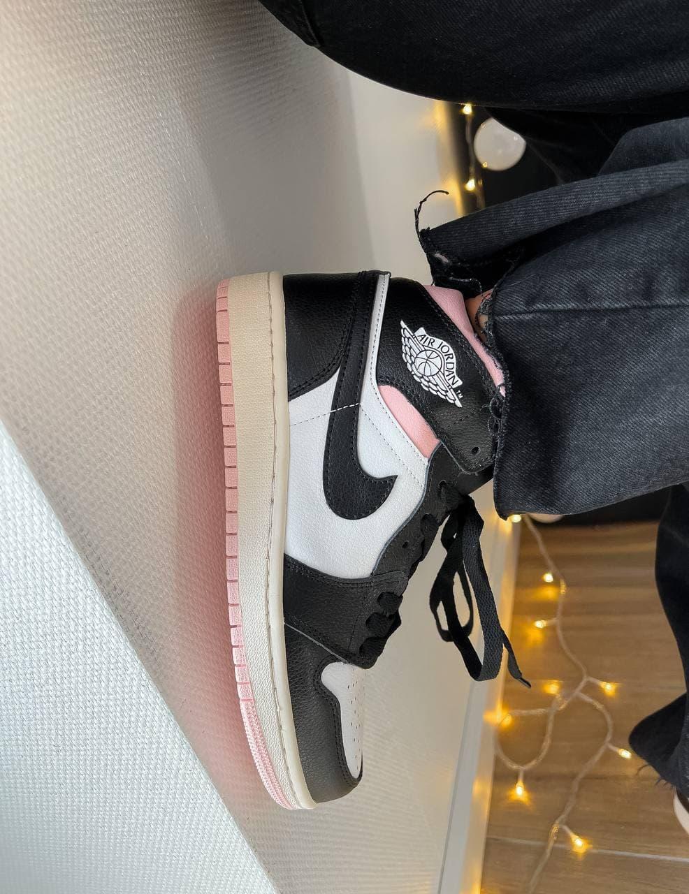 Nike Air Jordan 1 Retro Black White Pink