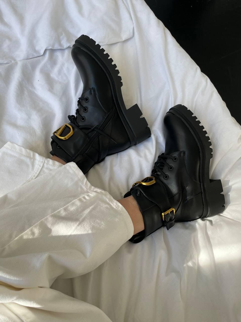 Black Valentino Fur No Logo