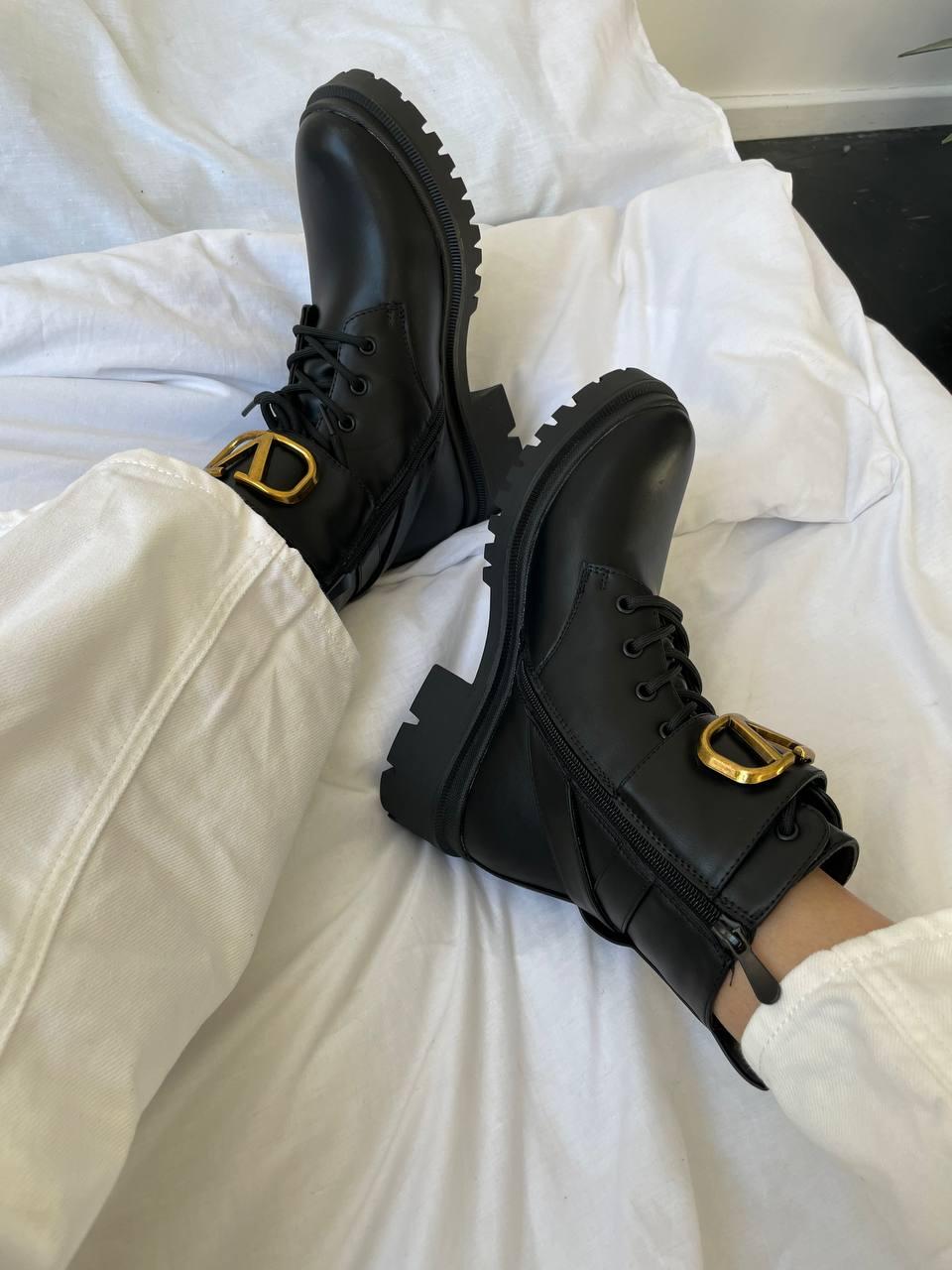 Black Valentino Fur No Logo