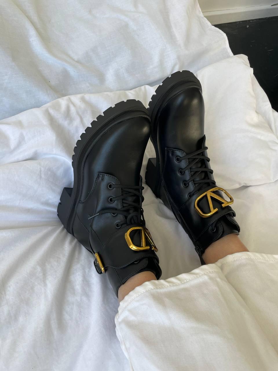 Black Valentino Fur No Logo