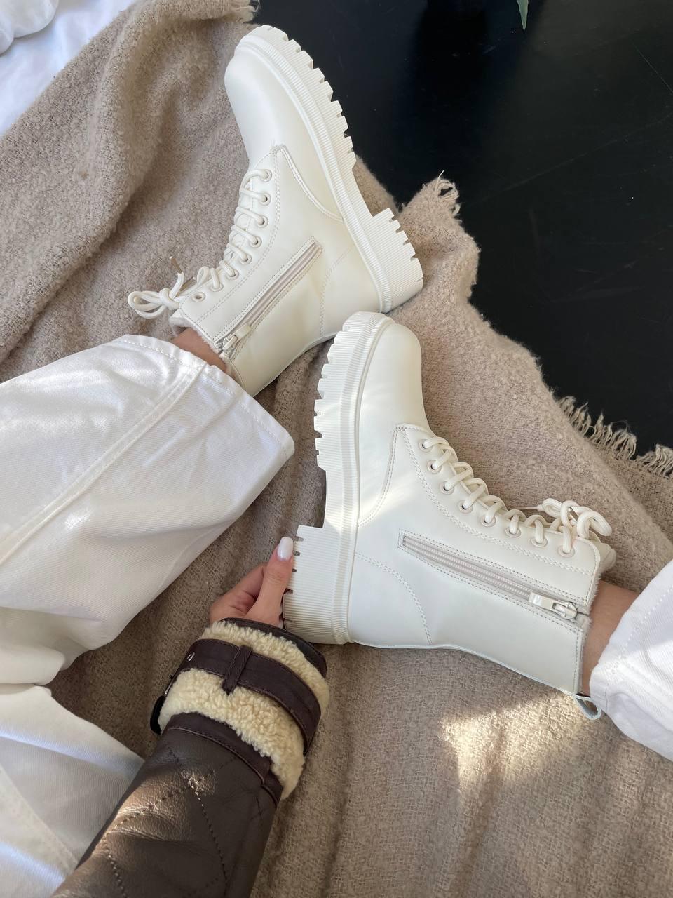 Boots Cream Fur