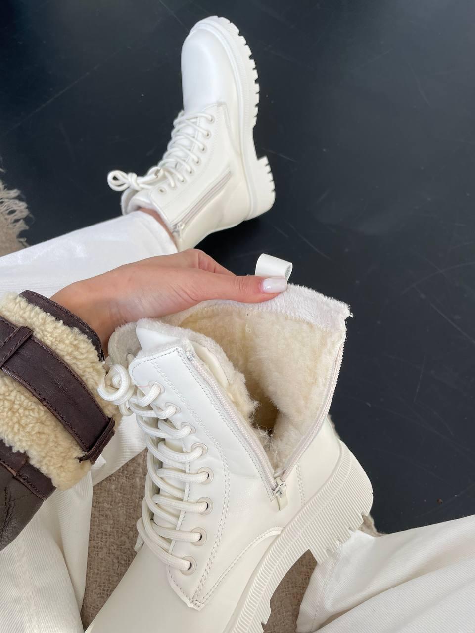 Boots Cream Fur