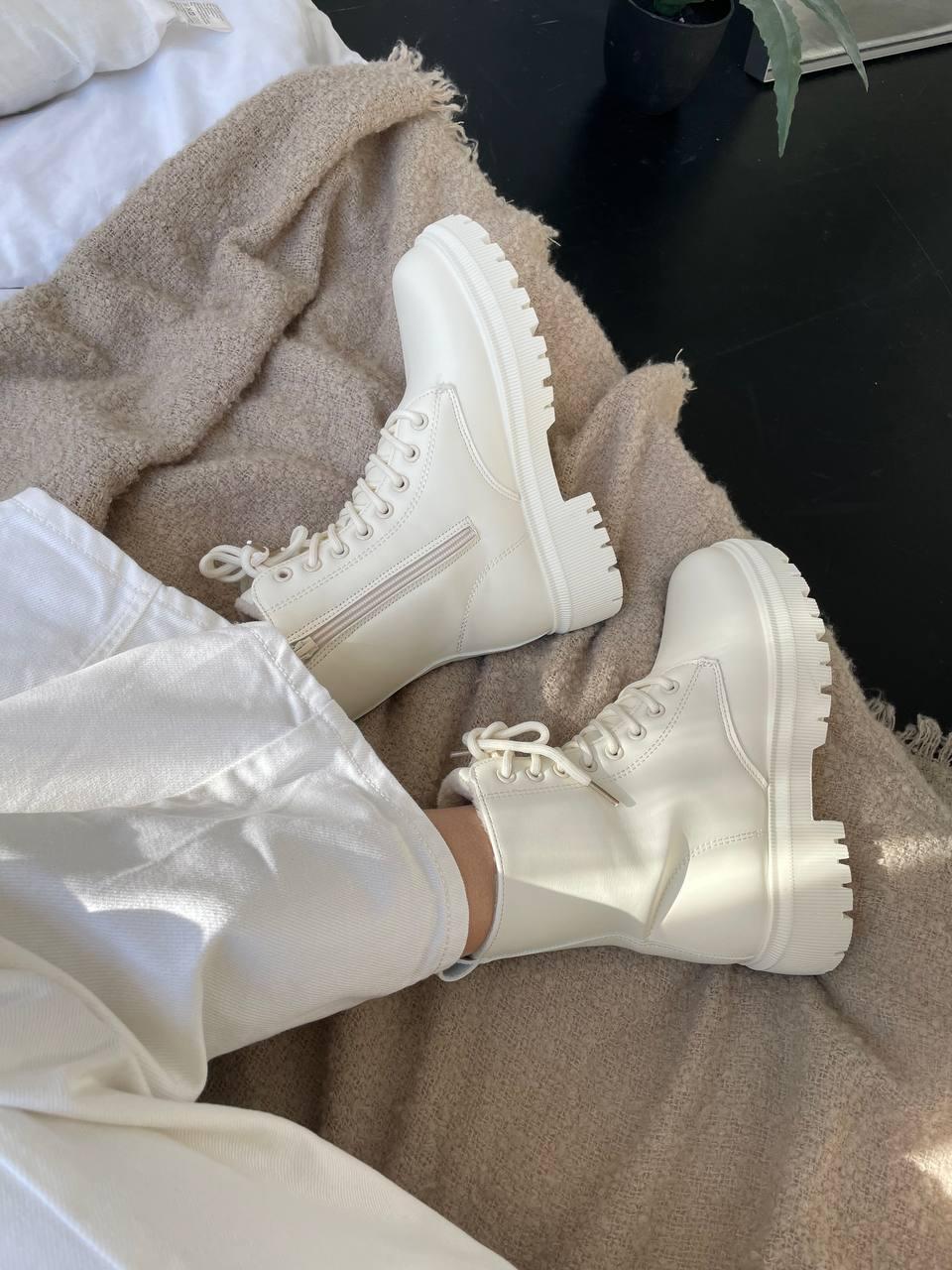 Boots Cream Fur