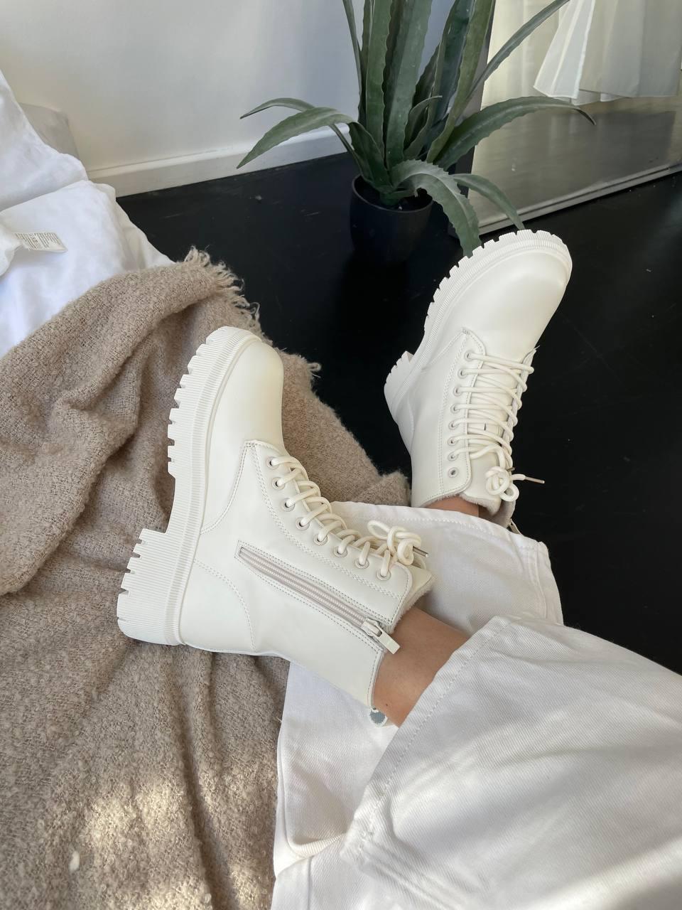 Boots Cream Fur