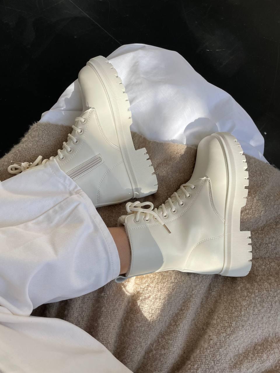 Boots Cream Fur