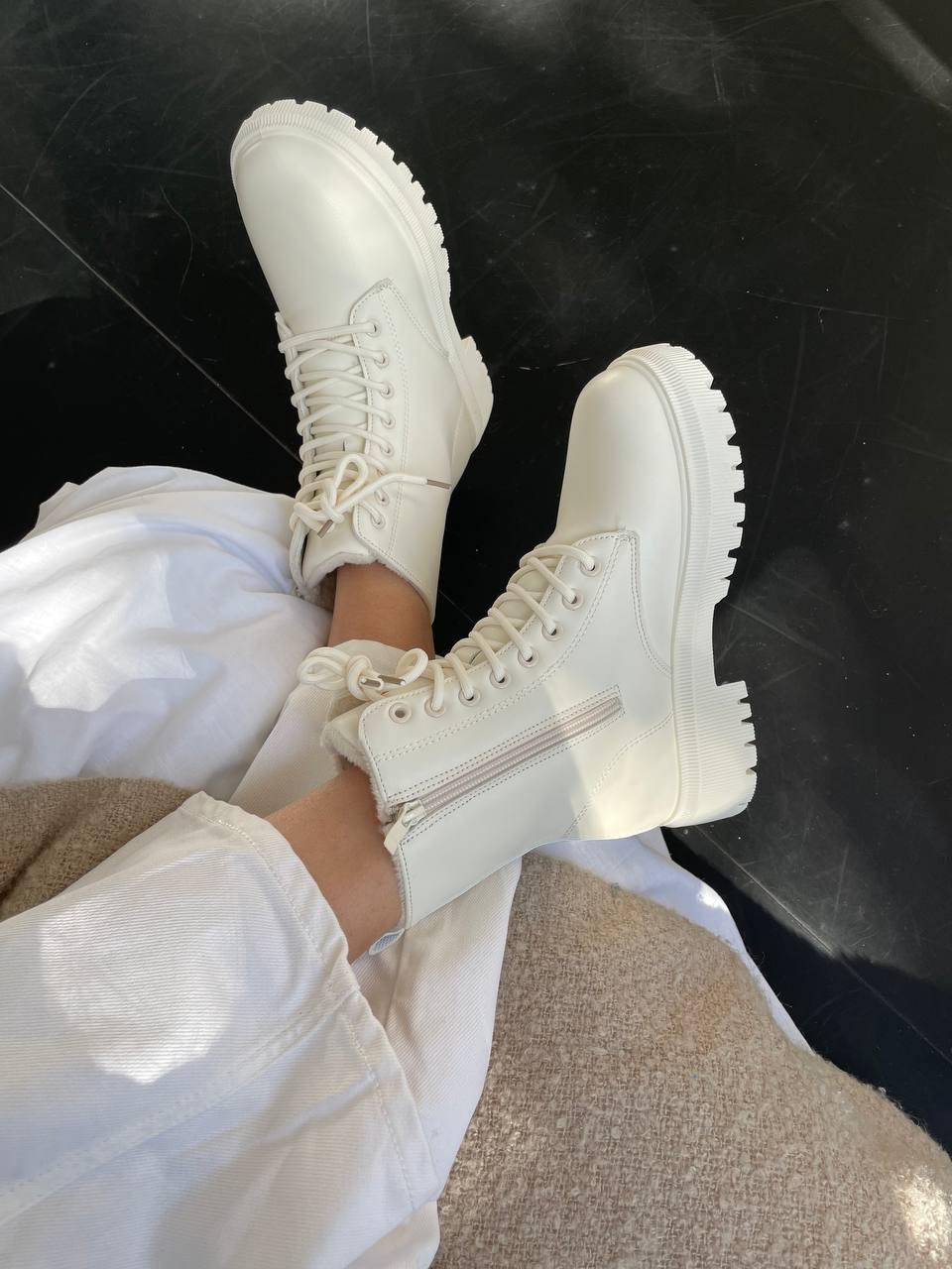 Boots Cream Fur