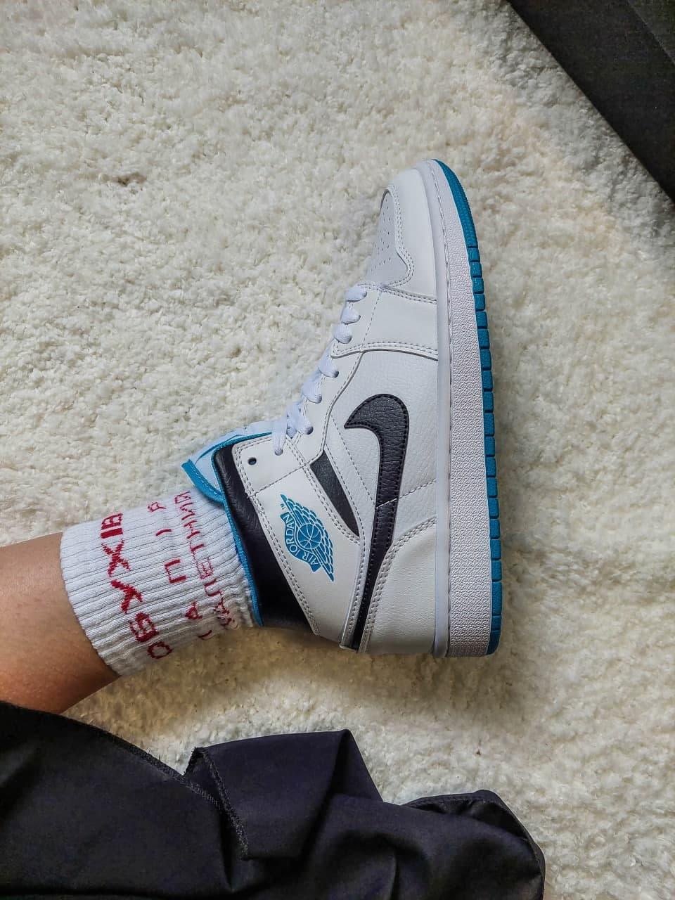 Nike Air Jordan 1 Mid Laser Blue