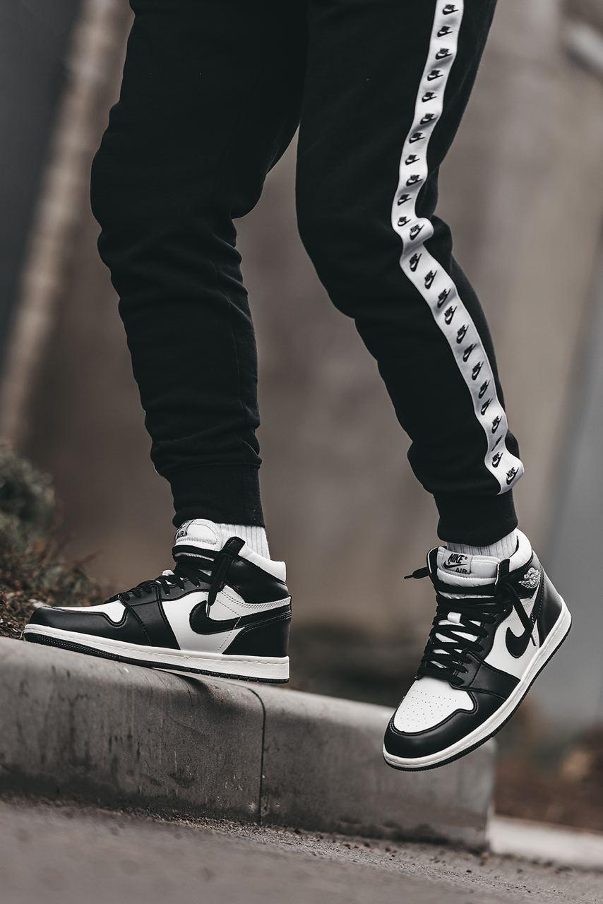 Nike Air Jordan 1 Retro Mid Black White v2