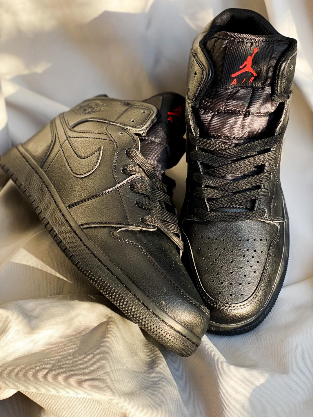 Nike Air Jordan 1 Retro Full Black Red Logo