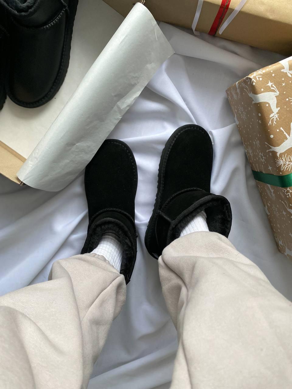 Ugg Mini Black Suede