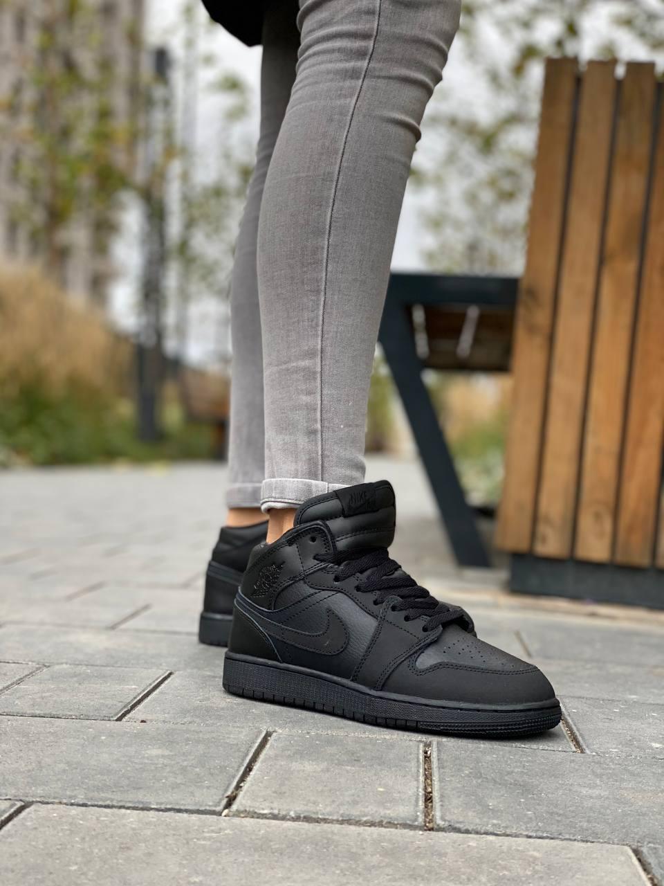 Nike Air Jordan 1 Retro Mid Full Black