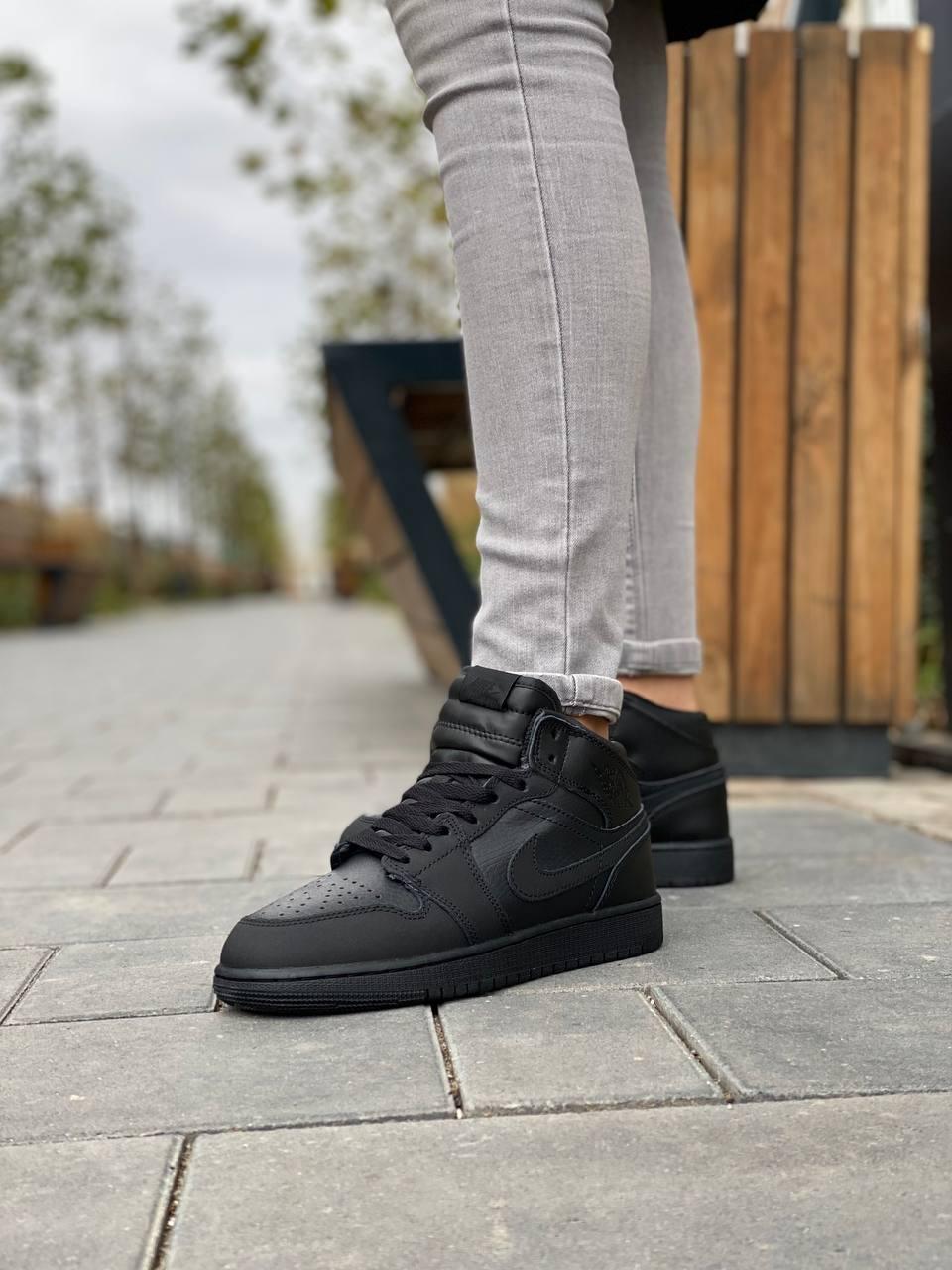 Nike Air Jordan 1 Retro Mid Full Black