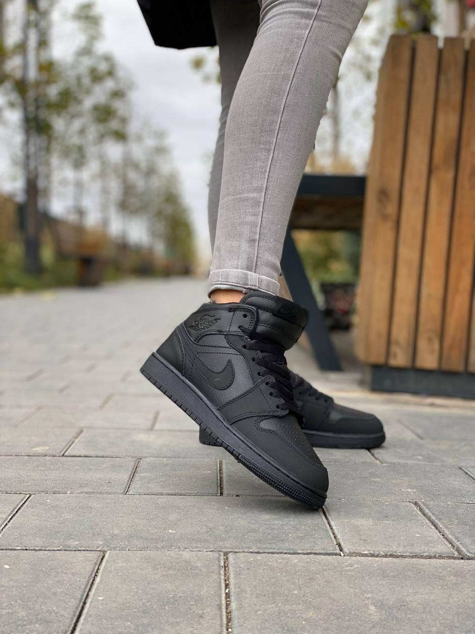 Nike Air Jordan 1 Retro Mid Full Black