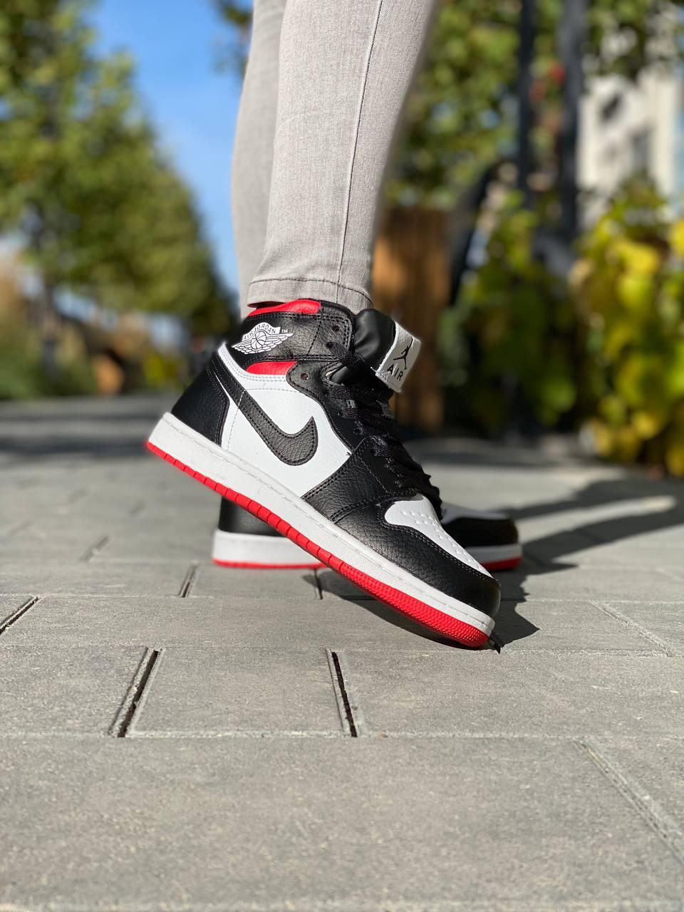Nike Air Jordan 1 Retro Mid Red White Black