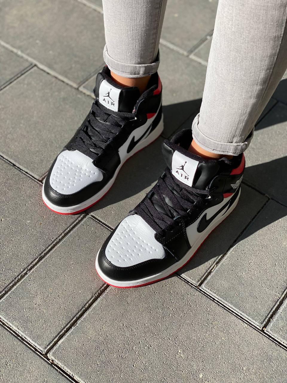 Nike Air Jordan 1 Retro Mid Red White Black