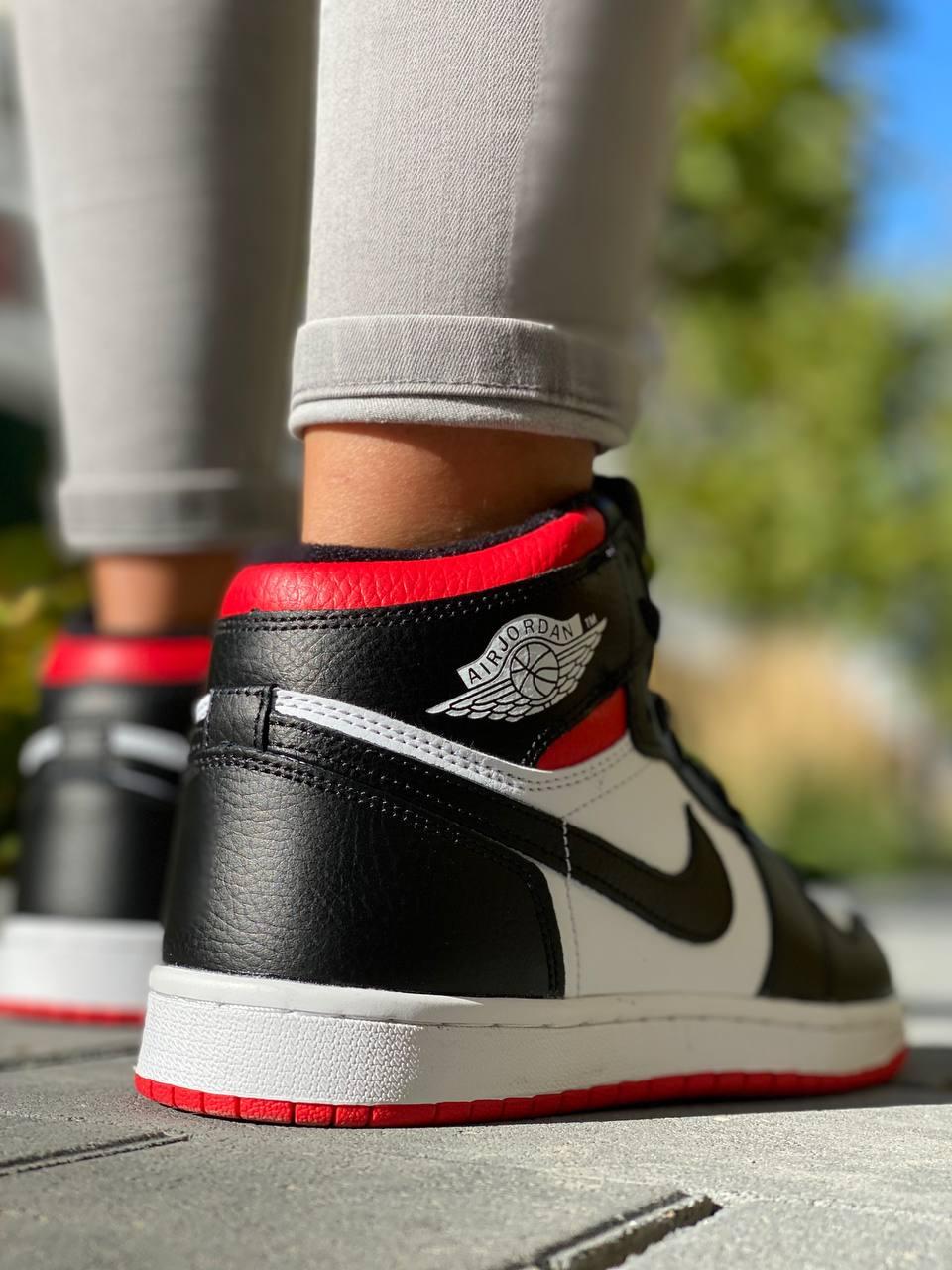 Nike Air Jordan 1 Retro Mid Red White Black