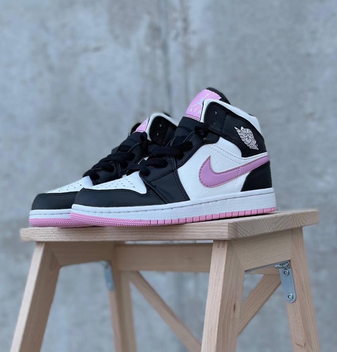 Nike Air Jordan 1 Retro High Bubble Gum