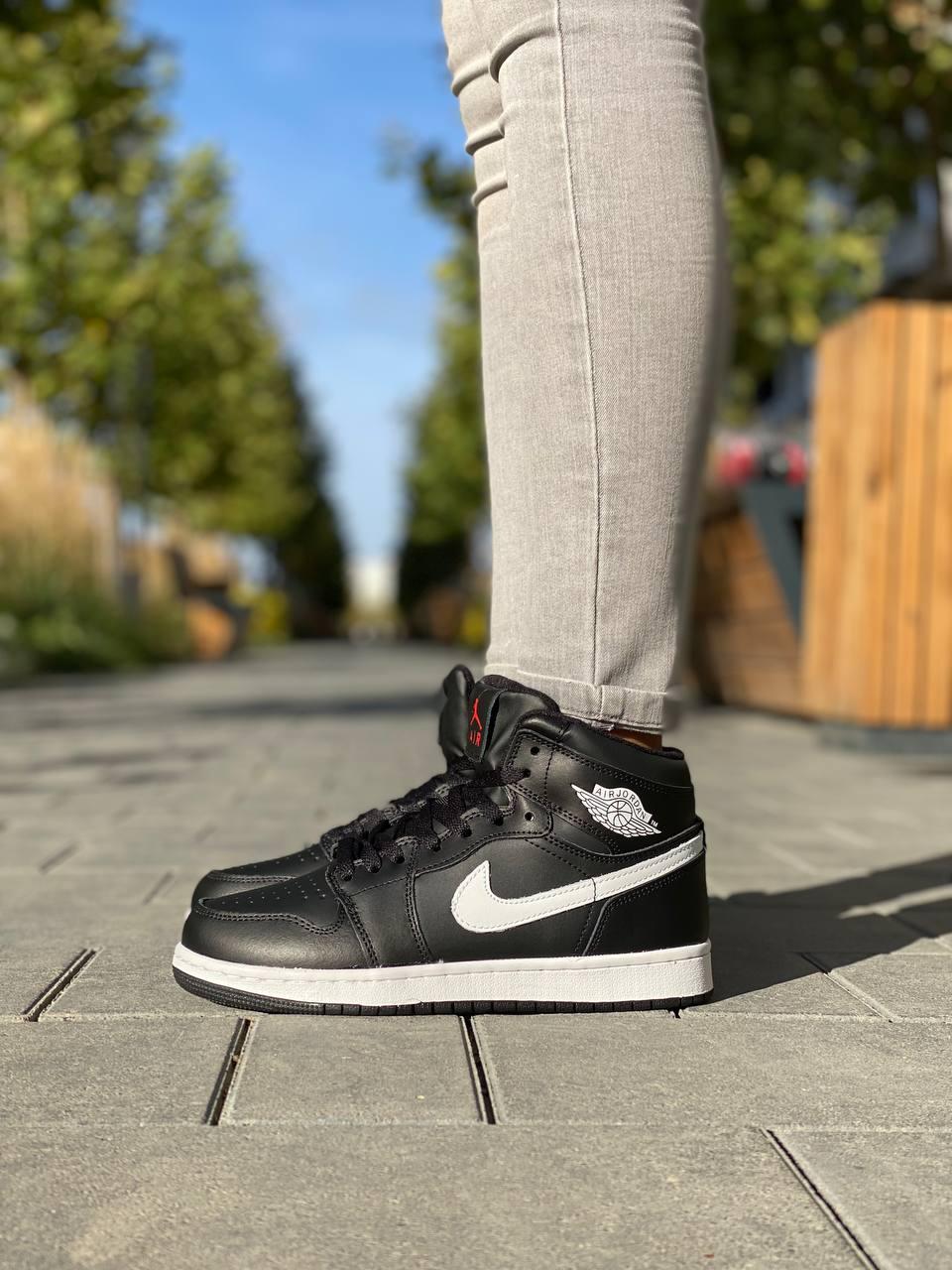 Nike Air Jordan 1 Retro Black White Red Logo