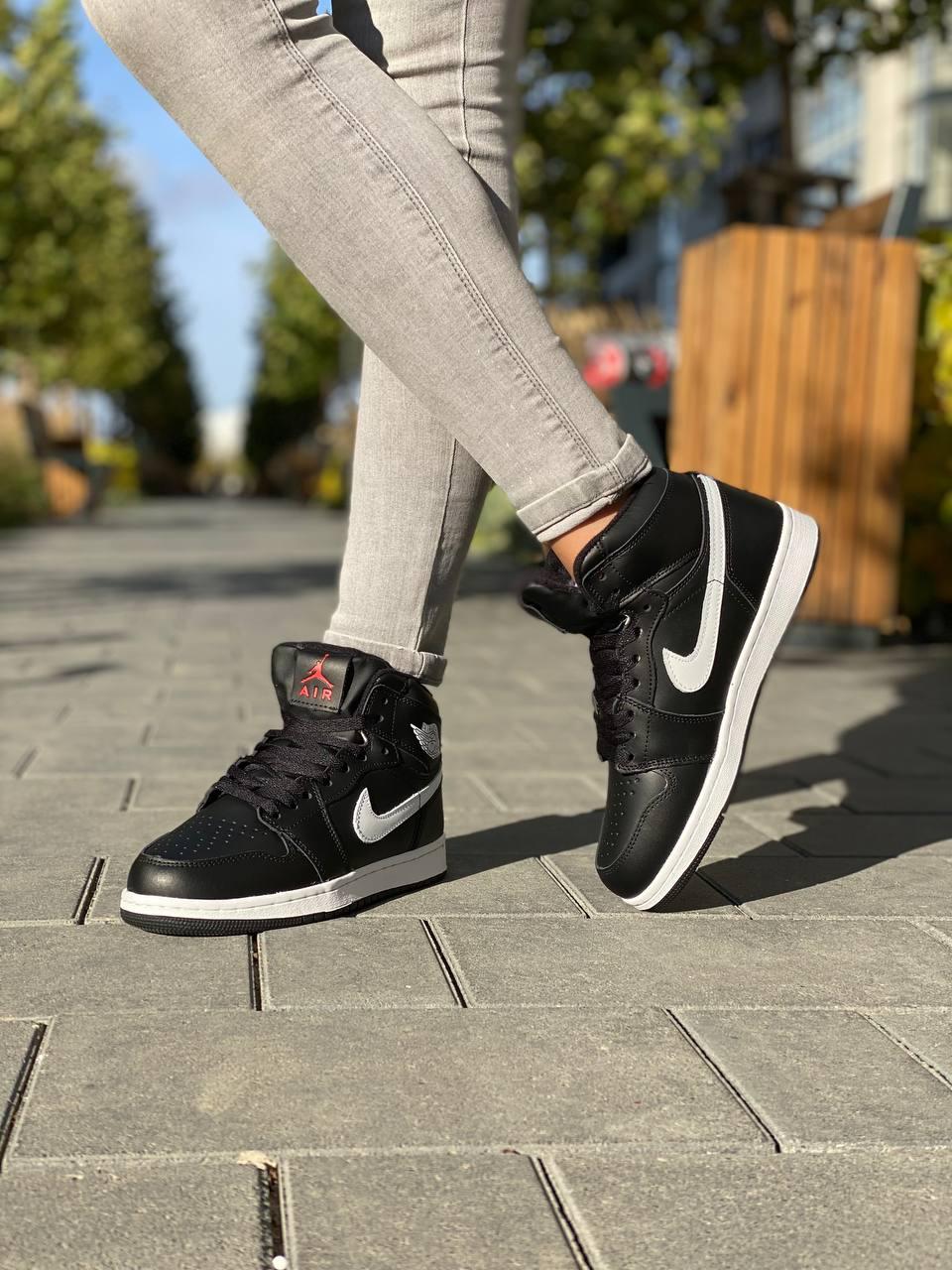 Nike Air Jordan 1 Retro Black White Red Logo