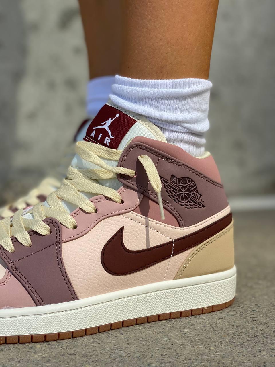 Nike Air Jordan 1 Retro High Bordo