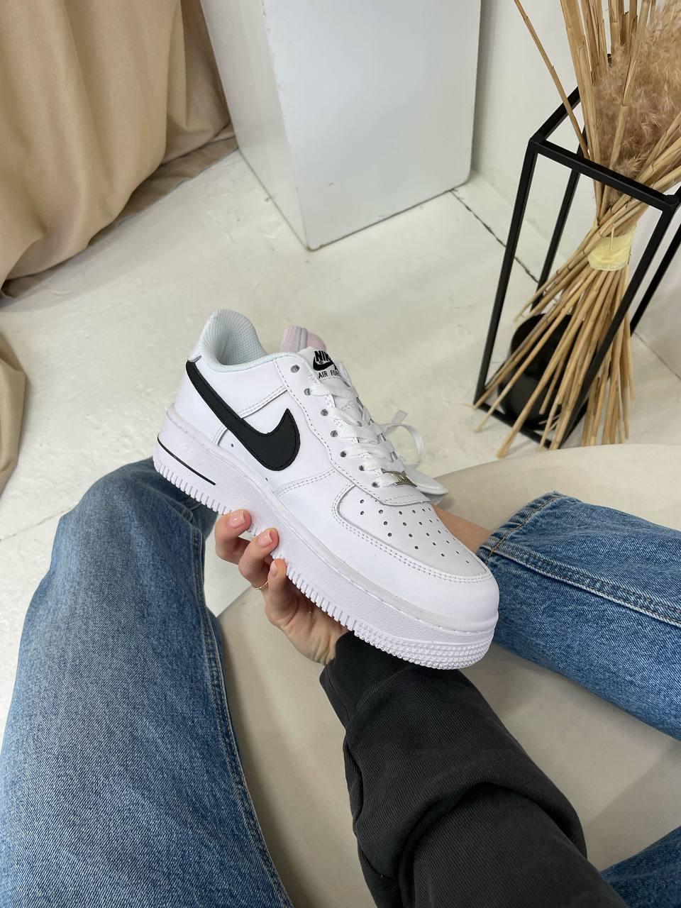Nike Air Force 1 White Black 4