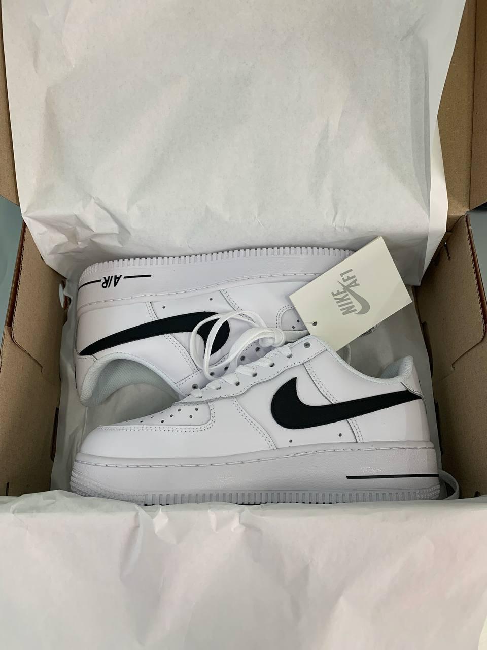 Nike Air Force 1 White Black 4