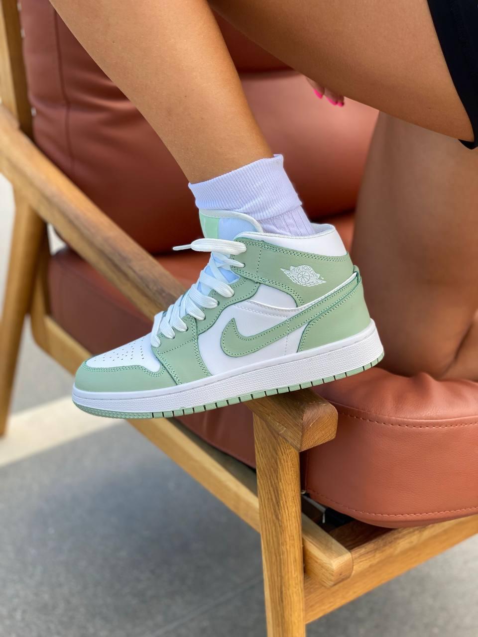 Nike Air Jordan 1 Retro Mid Green White 3