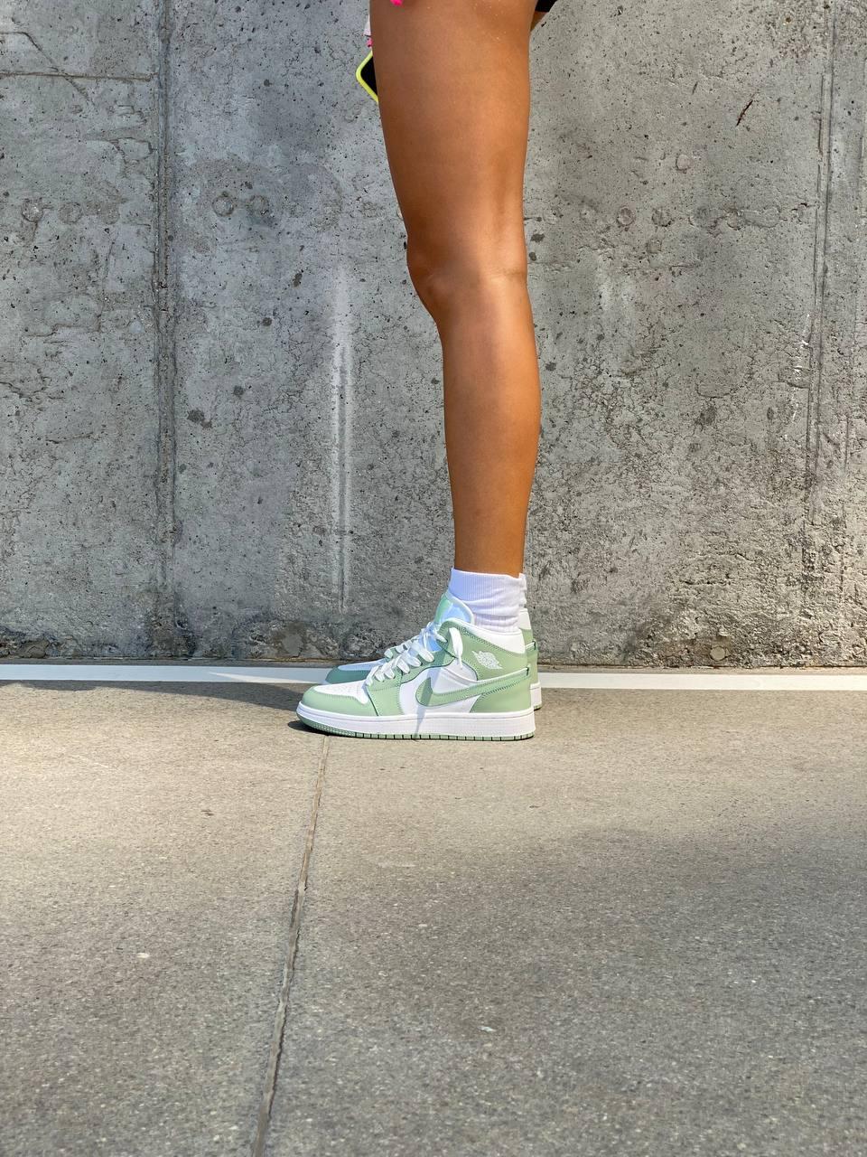 Nike Air Jordan 1 Retro Mid Green White 3