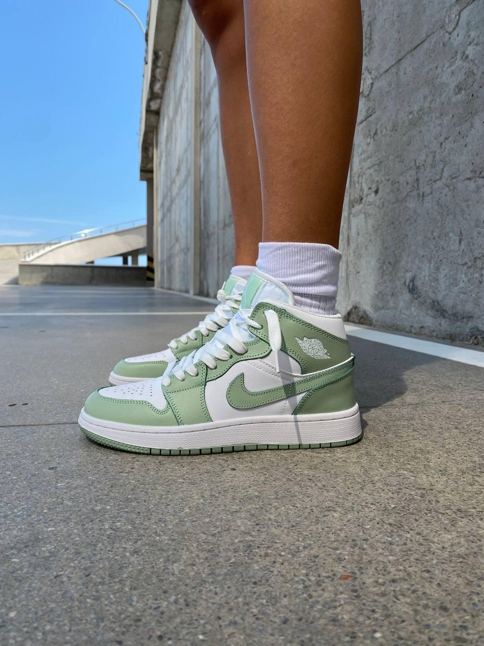 Nike Air Jordan 1 Retro Mid Green White 3