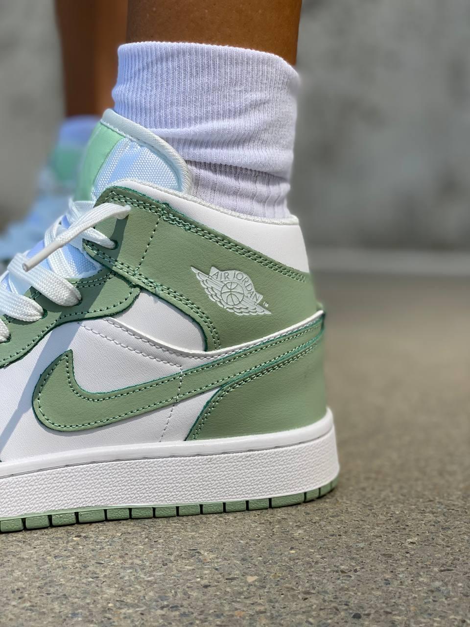 Nike Air Jordan 1 Retro Mid Green White 3