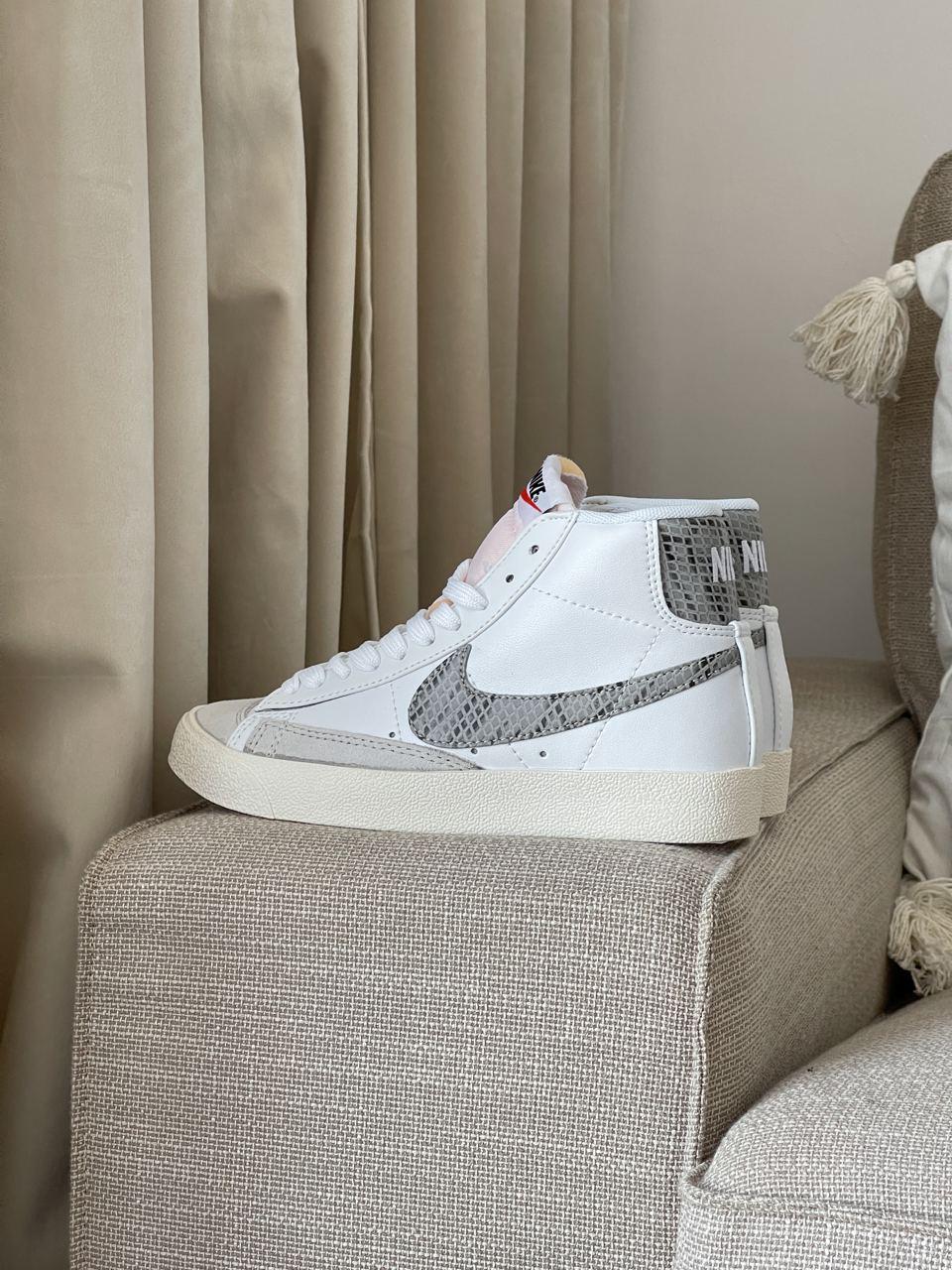 Nike Blazer Mid 77 Zebra