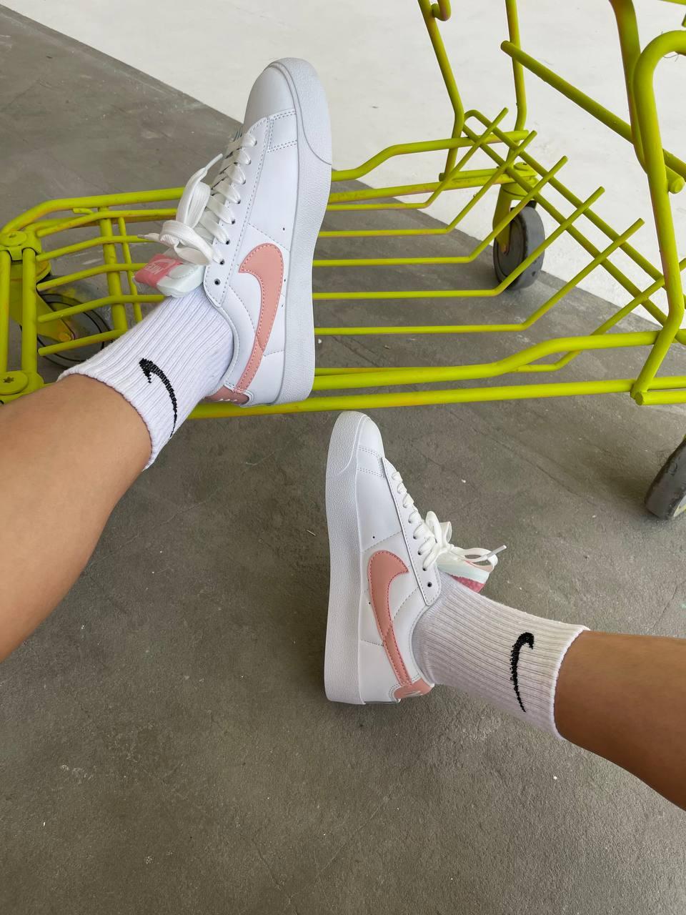 Nike Blazer Low White Pink