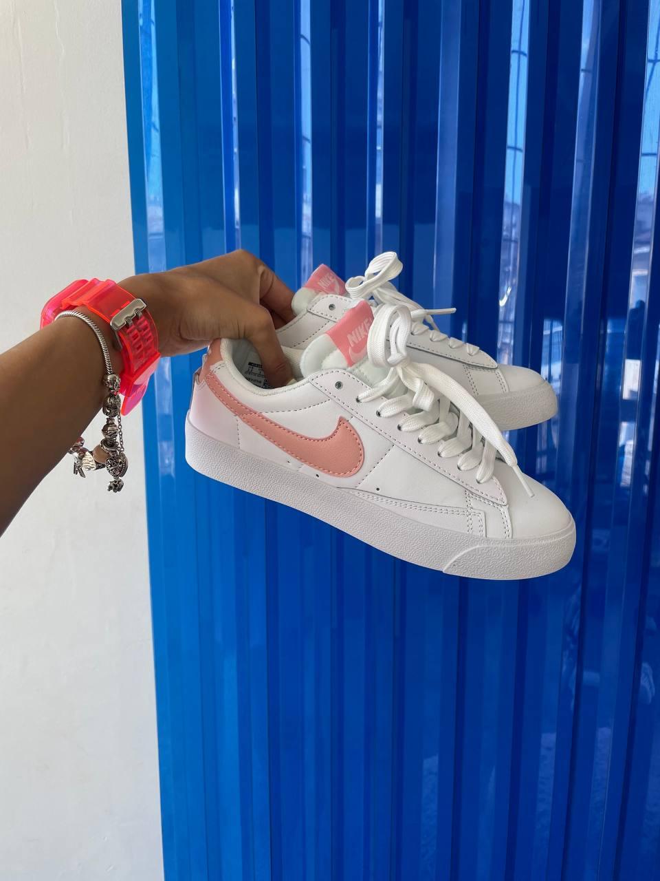 Nike Blazer Low White Pink